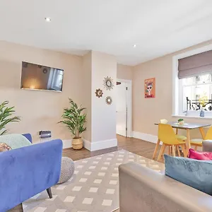 Apartment Heights - By My Getaways, Brighton