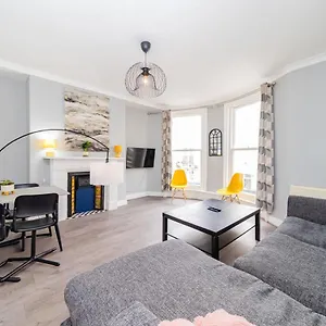 Apartment Flash Sale Central 3 Bedroom Flat Bn338awat, Brighton